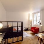 Studio de 377 m² à Paris