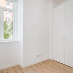 Rent 1 bedroom apartment of 32 m² in Lisbon