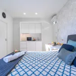 Rent 1 bedroom apartment of 34 m² in Porto