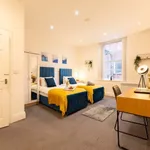 Rent 3 bedroom apartment of 61 m² in Leeds