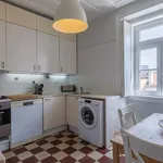 Rent 5 bedroom apartment of 114 m² in Lisboa