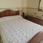 Alquilo 3 dormitorio casa de 100 m² en A coruña']