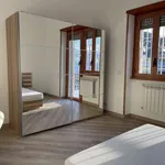 Rent a room of 130 m² in rome