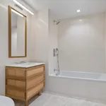 Rent 1 bedroom apartment of 58 m² in Queens