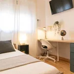 Rent a room of 160 m² in madrid