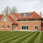 Rent 6 bedroom house in South East England