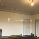 Affitto 5 camera appartamento di 175 m² in Florence