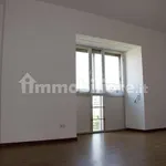 Rent 5 bedroom apartment of 220 m² in Bari