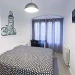 Rent a room of 260 m² in madrid