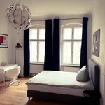 Rent a room of 120 m² in Berlin