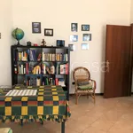 Rent 2 bedroom apartment of 90 m² in Napoli