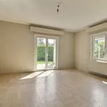 Maison de 1300 m² avec 4 chambre(s) en location à Waterloo