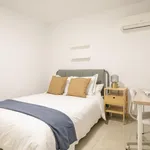 Rent 5 bedroom apartment in Alicante