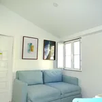 Rent 1 bedroom apartment of 40 m² in Lisbon