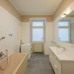 Rent 1 bedroom apartment of 700 m² in Stuttgart