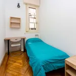 Rent a room of 220 m² in madrid