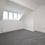 Rent 3 bedroom flat in Wakefield