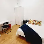 Rent a room of 180 m² in Madrid