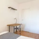 Rent a room in lisbon