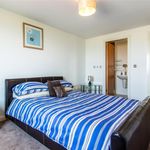 Rent 2 bedroom flat in Swansea