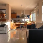 Rent 4 bedroom house of 336 m² in Caserta