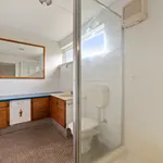 Rent 1 bedroom apartment in Doncaster East