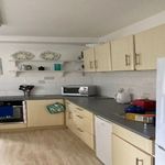 Rent 4 bedroom flat in South East England