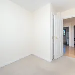 Rent 3 bedroom apartment in Edinburgh