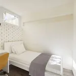 Rent a room in lisbon