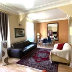 Appartement de 129 m² avec 5 chambre(s) en location à Marseille