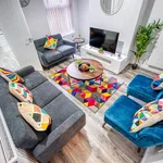 Rent 3 bedroom apartment in West Midlands