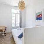 Appartement de 710 m² avec 3 chambre(s) en location à Marseille