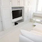 Rent 1 bedroom apartment of 646 m² in vienna