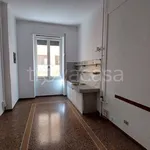 Affitto 4 camera appartamento di 135 m² in Genova