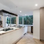 Rent 3 bedroom apartment in Toorak