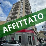 Affitto 2 camera appartamento di 64 m² in Torino