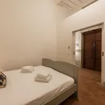 Rent 1 bedroom apartment of 75 m² in Florence