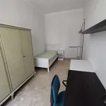 Rent a room in genoa