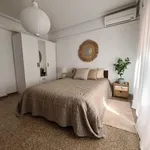 Rent 4 bedroom apartment in Valencia