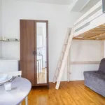 Rent 1 bedroom apartment of 17 m² in Paris