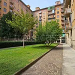 Rent 3 bedroom apartment of 80 m² in Milano