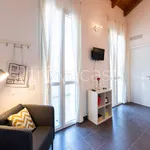 Rent 1 bedroom apartment of 40 m² in Milano