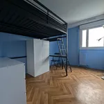 Appartement de 82 m² avec 4 chambre(s) en location à Le