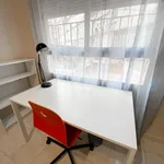 Rent 4 bedroom apartment in Valencia