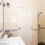 Rent a room of 80 m² in lisbon