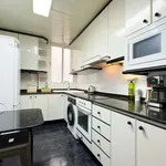 Rent a room of 91 m² in Barcelona