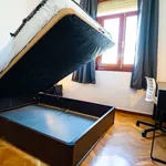 Rent a room of 120 m² in madrid