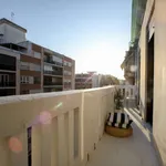 Rent a room of 180 m² in valencia