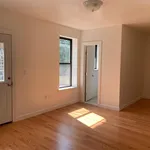 Rent 1 bedroom apartment of 550 m² in Queens