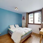 Rent a room of 90 m² in Massy